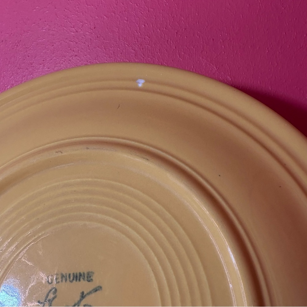 Vintage * Genuine Fiestaware Yellow Dinner Plate Collectible Homer Laughlin GUC - Picture 5 of 8